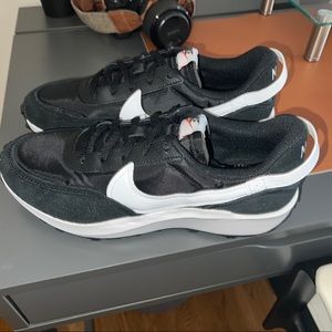 Nike waffle debut size 9.5 mens brand new no box